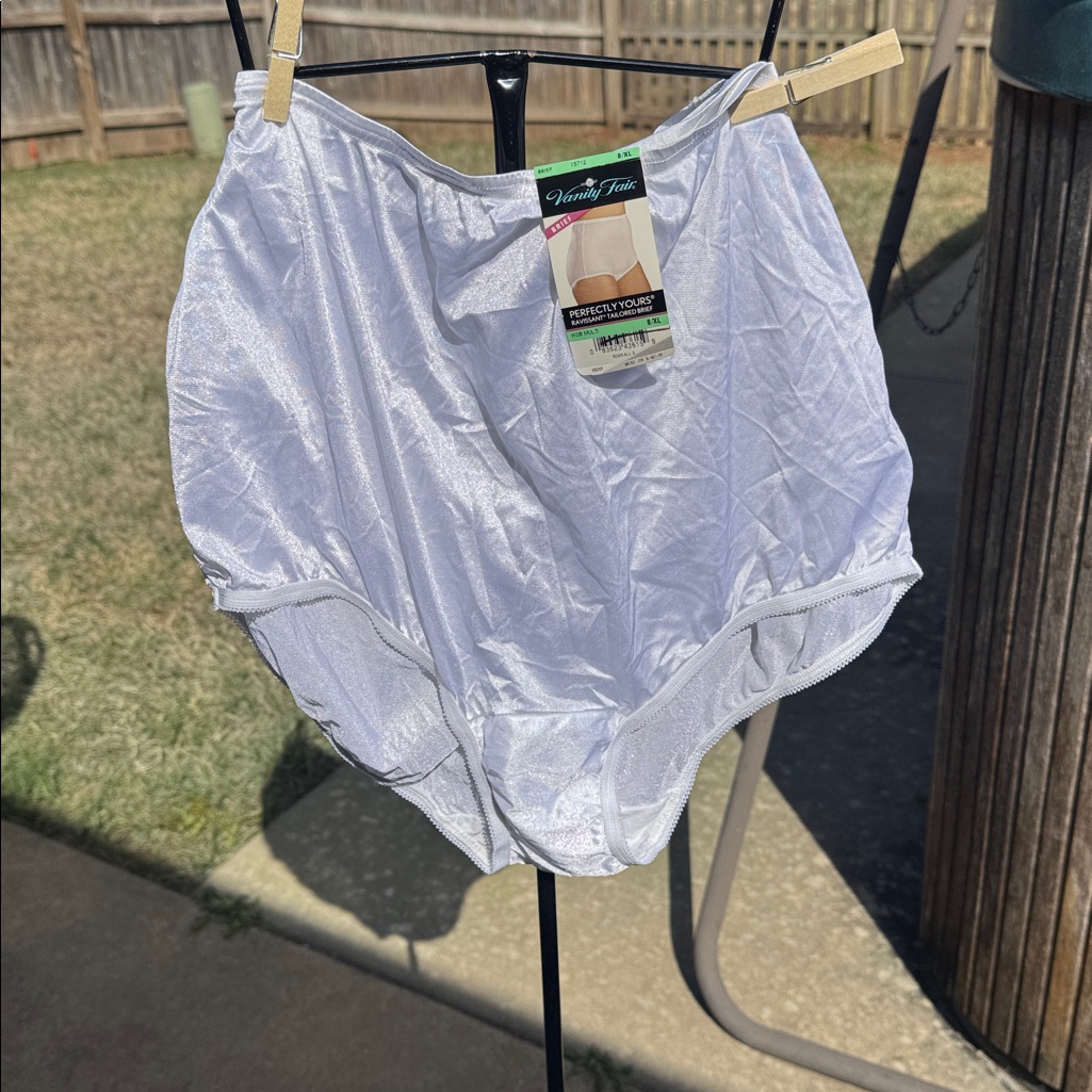 Silky Deadstock Vintage Oldstock Vanity Fair Sz 8 White Nylon Panties Nos